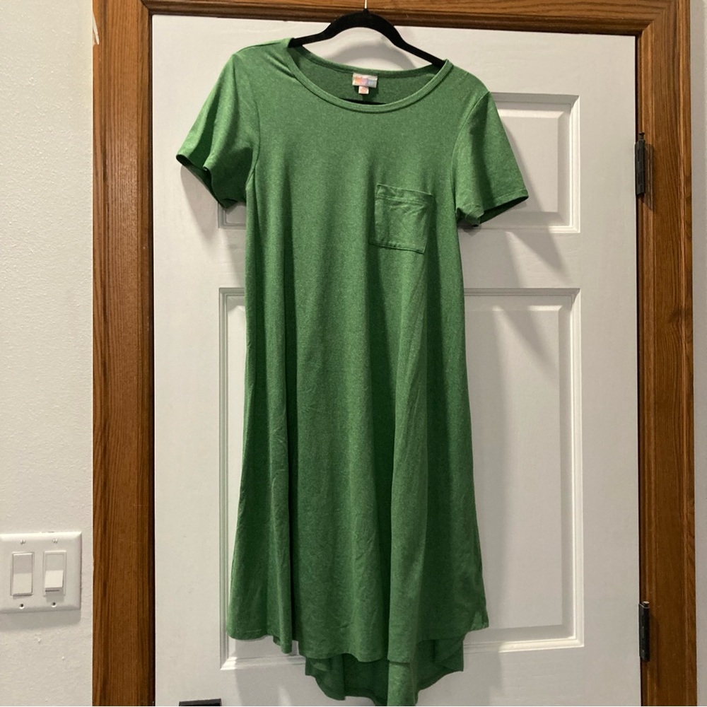LuLaRoe carly XS. Green, brushed fabric material